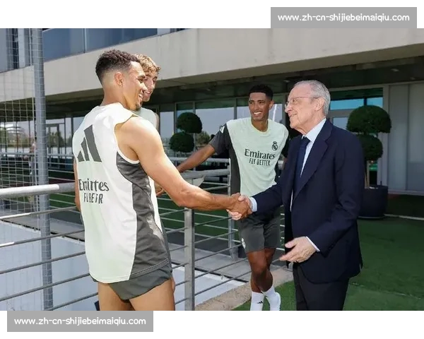 弗洛伦蒂诺亲赴皇马训练基地 与主帅阿隆索共商世俱杯大计